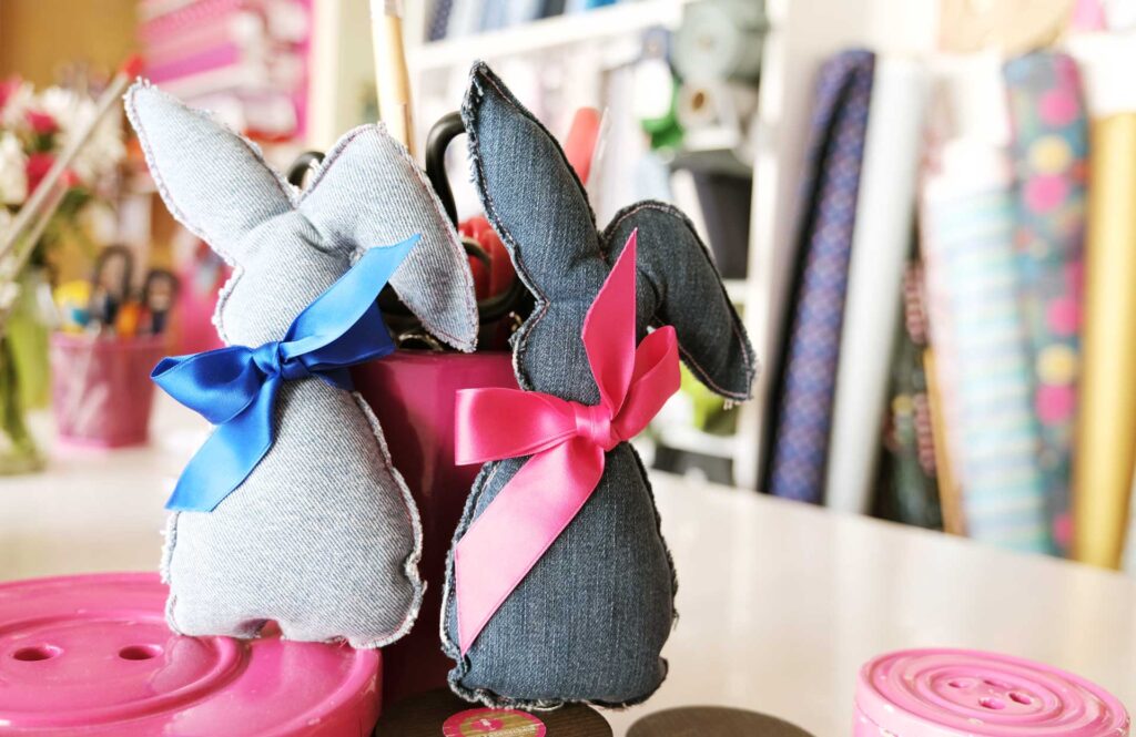 Osterhasen aus Jeans in der Naehschule Salon Fadenschein